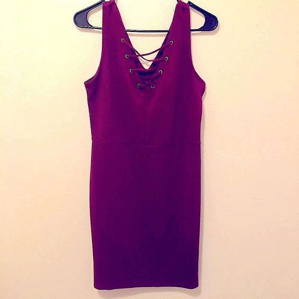 Jessica Simpson V-Neck Lace-Up Dress